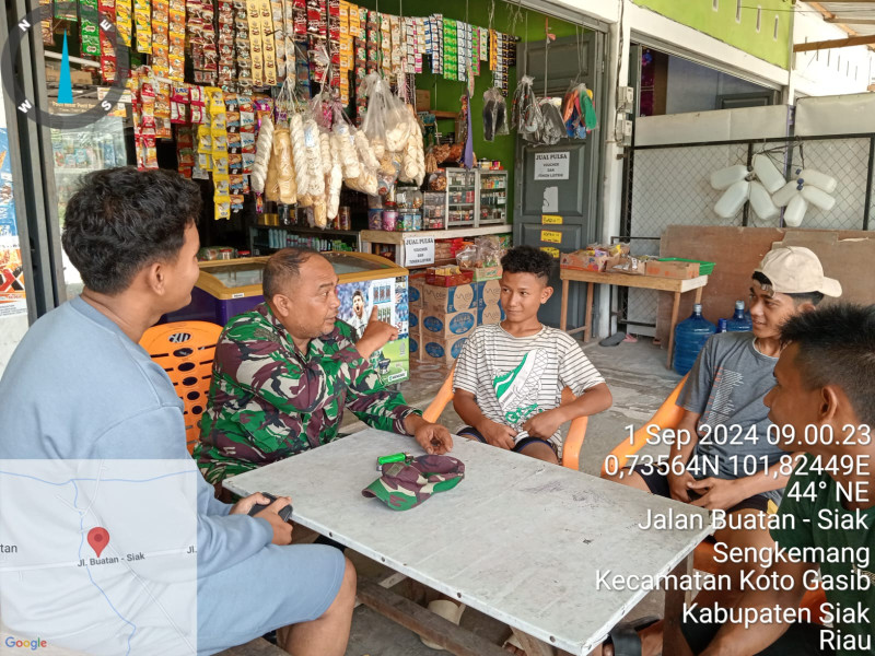 Penguatan Binter SKK Migas Pada Area Rute Tracking PT BSP di Kampung Sengkemang , Pelda Syafri dan Sertu Sahidin Rutin Lakukan Giat Patroli Serta Komsos