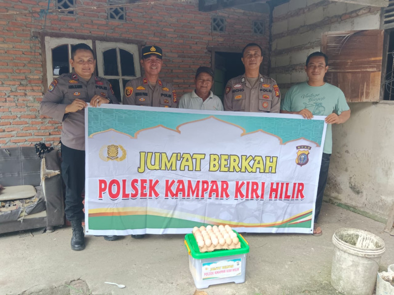 Lagi! Jumat Berkah, Polsek Kampar Kiri Hilir Berbagi Sembako Kepada Warga Kurang Mampu