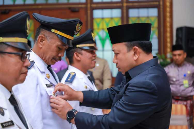 Wakil Bupati Siak Husni Merza Lantik 92 Orang Pejabat Dilingkungan Pemkab Siak