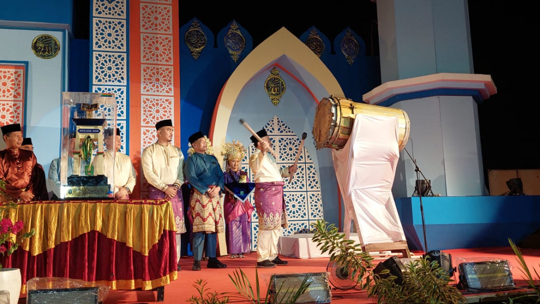 Siak Bergema Dengan Ayat Suci, Wabup Husni Ajak Masyarakat Cinta Al-Qur'an Dalam Pembukaan MTQ Ke-XXIV