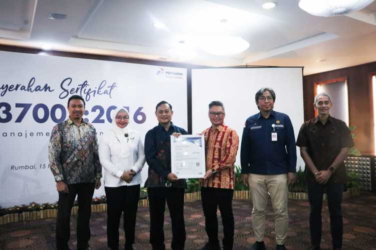 Asisten Perdata & Tata Usaha Negara Kejati Riau Hadiri Penyerahan Sertifikasi ISO Sistem Manajemen Anti Penyuapan PT PHR