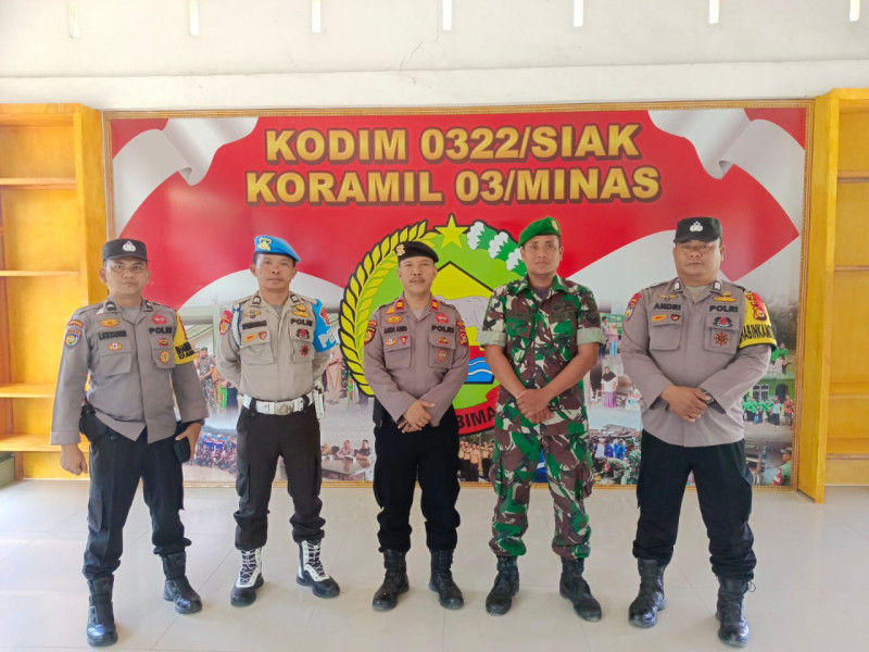 Patroli Gabungan TNI-Polri Amankan Situasi Jelang Pelantikan Presiden di Kecamatan Minas