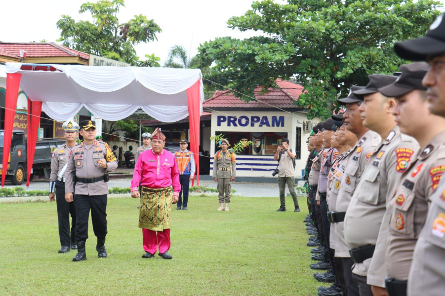 Kapolres Pelalawan Pimpin Apel Operasi Lilin Lancang Kuning 2024: Pastikan Pengamanan Natal dan Tahun Baru Aman dan Kondusif