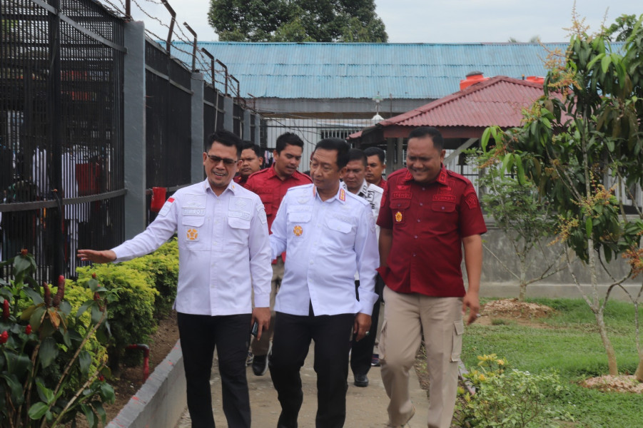 Kunker Ke Lapas Pasir Pengaraian, Nimrot Sihotang Berikan Apresiasi Kepada Ka. Lapas & Jajarannya