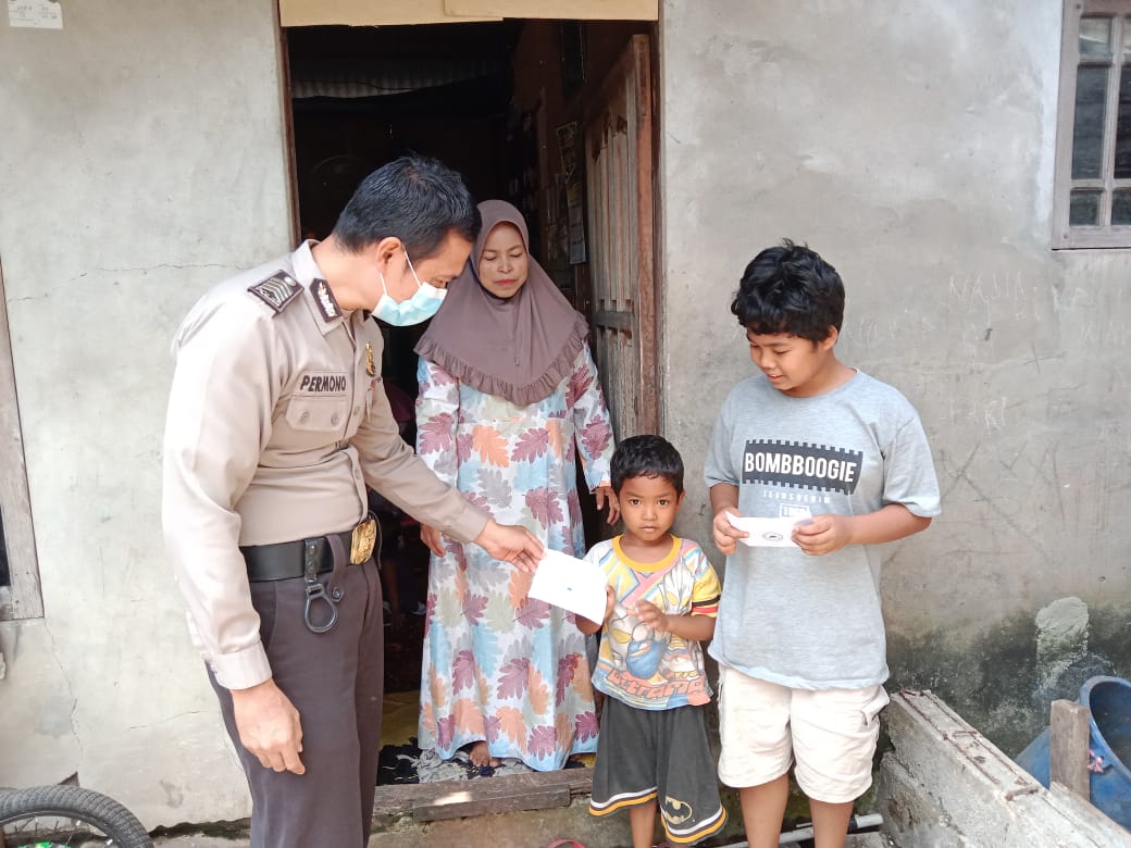 Isi Bulan Suci Ramadhan Dengan Kebaikan, Jajaran Polres Inhil Berbagi Dengan Anak Yatim Door to Door