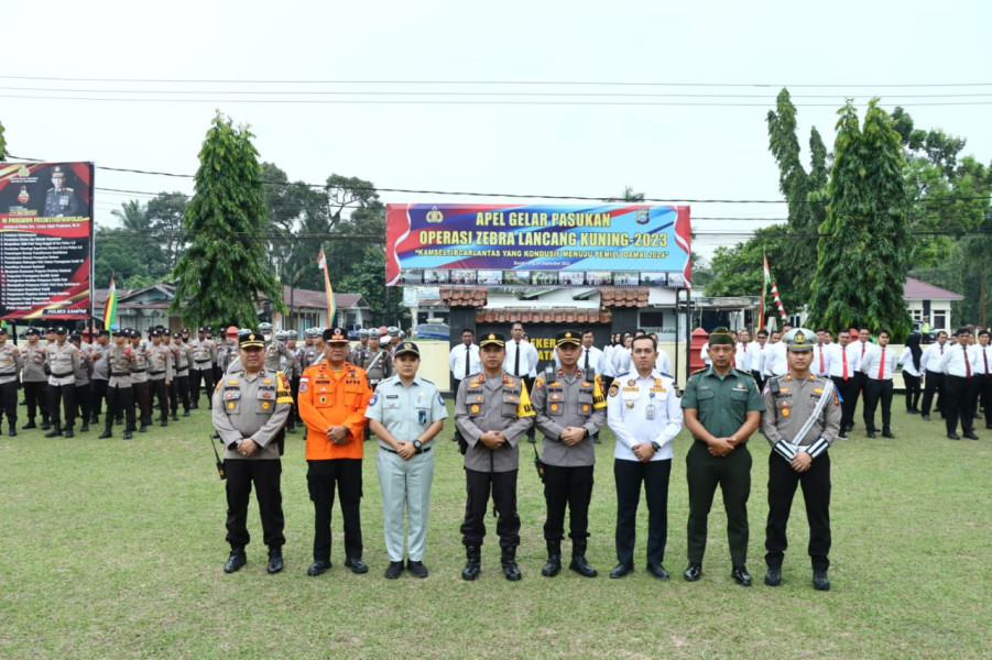 Kapolres Kampar Pimpin Apel Gelar Pasukan Ops Zebra Lancang Kuning 2023 di Polres Kampar