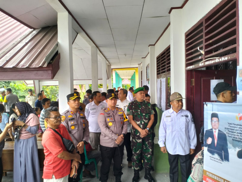 Letkol Arh Riyanto Budi Nugroho Beserta Rombongan Forkopimda Monitoring Jalannya Pemilu 2024 di Kecamatan Tualang