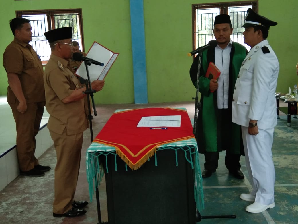 Lantik PJ Kepala Desa Sialang Godang, Bupati HM.Harris Tekankan Inovasi Baru