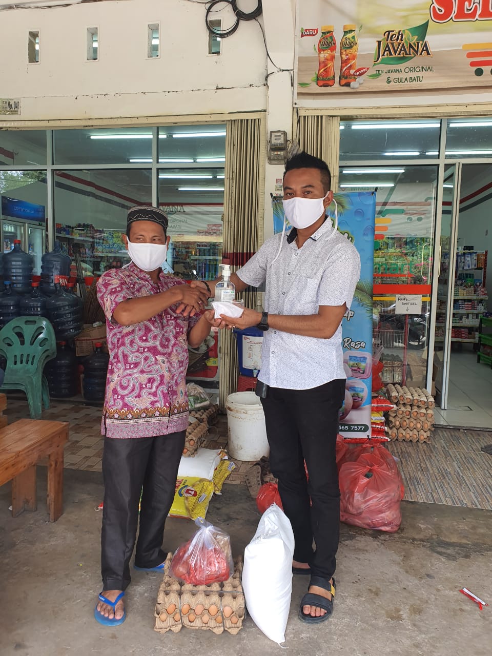 Peduli COVID-19, Ledimart Bagikan Masker Dan Hand Sanitizer Ke Masyarakat