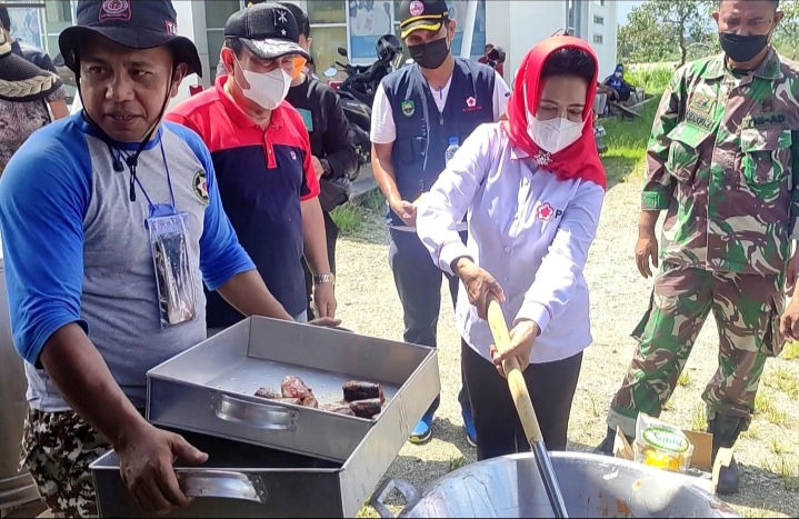 Ketua PMI Rohul Himbau Kader & Relawan PMI Untuk Membantu Korban Banjir