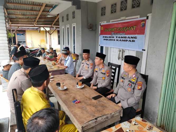 Jumat Curhat, Kapolsek Tambang Tanggapi Langsung Pertanyaan dan Keluhan Warga