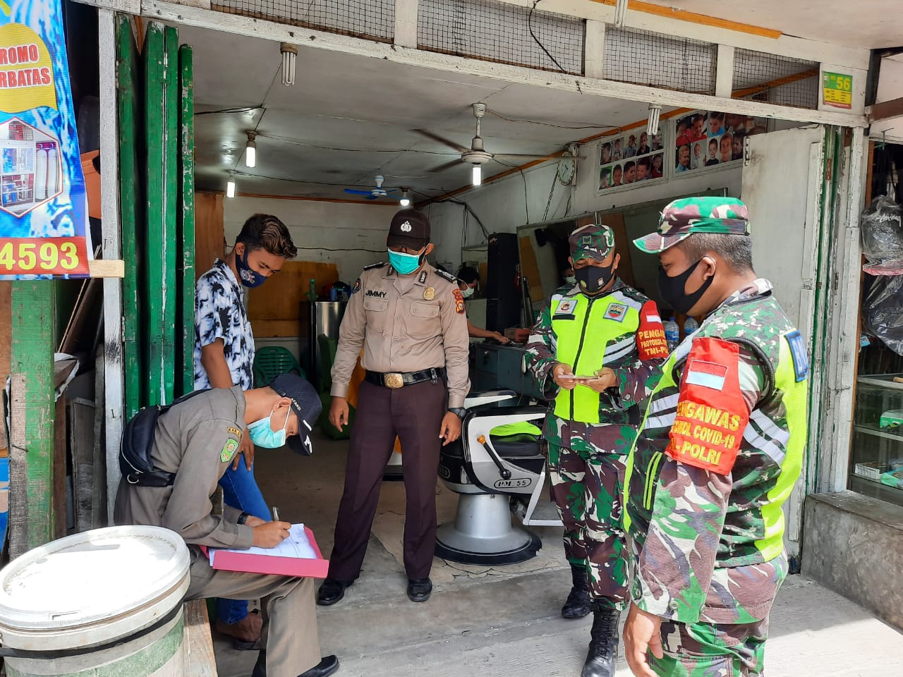 Giat Ops Supervisi, Tim Gabungan di Minas Kali Ini Sambangi Toko Aksesoris Jhon & Pangkas Rambut