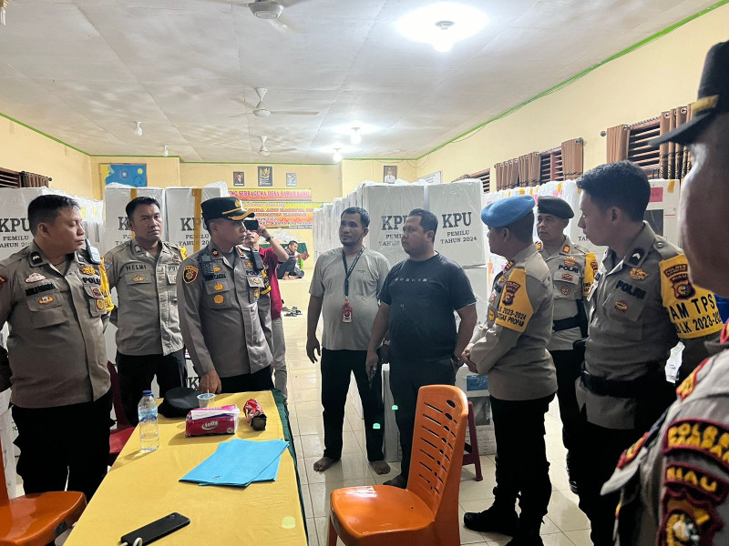 Waka Polres Cek Personil PAM TPS dan Kotak Suara di Wilayah Hukum Polsek Tambang