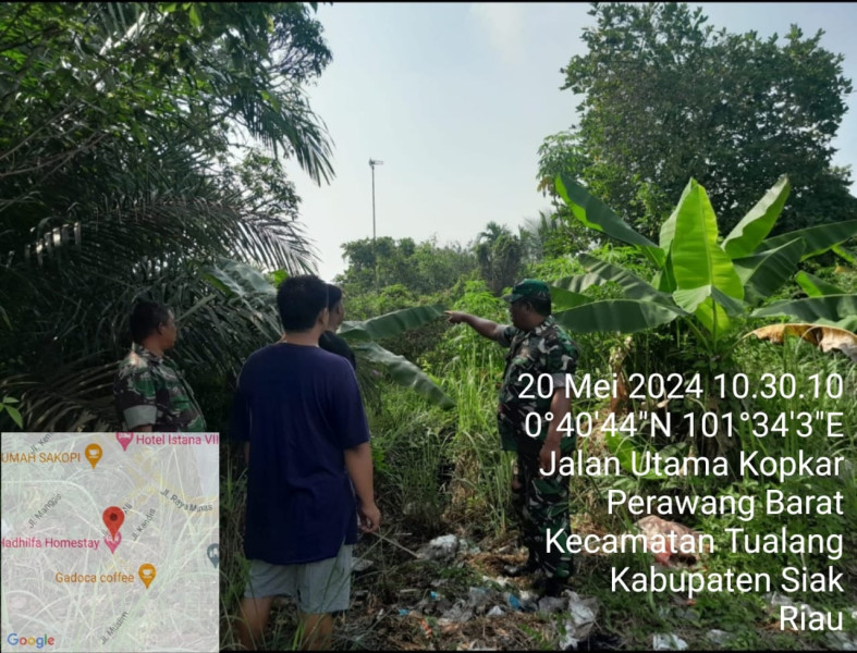 Babinsa Peltu Ramli Nst dan Sertu Venus Luberto, Ajak Warga Binaan Patroli Gabungan Rutin Untuk Antisipasi Karhutla di Kampung Perawang Barat