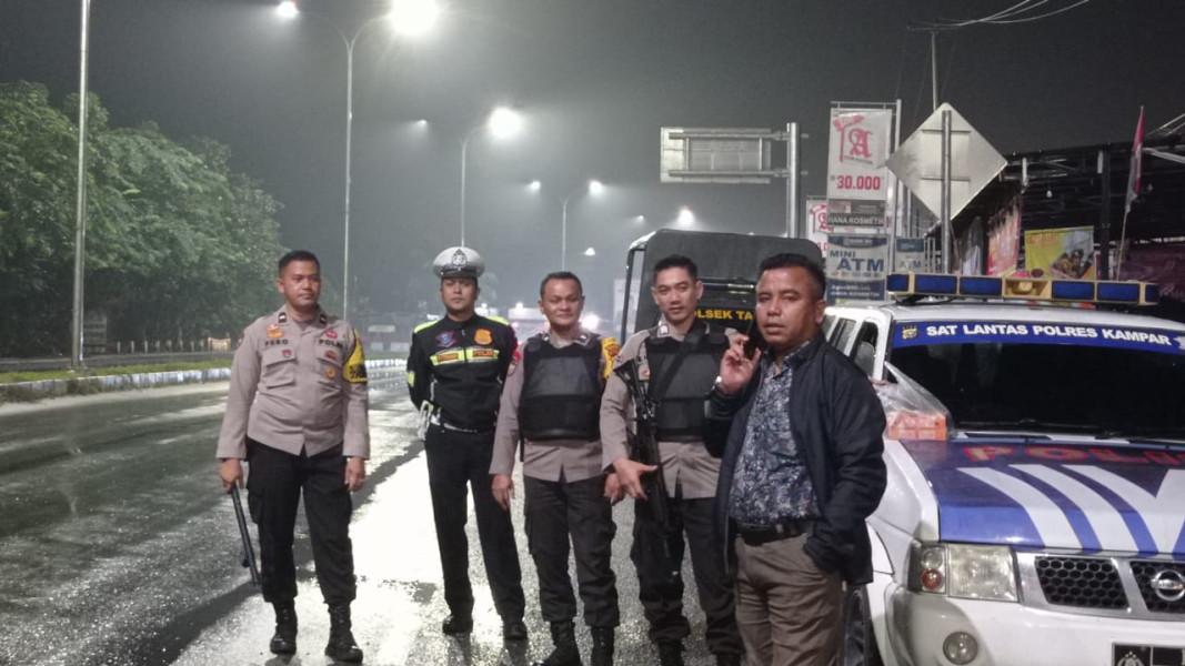 Antisipasi balap liar, Kapolsek Tambang siagakan personil di playover pintu tol Sungai Pinang