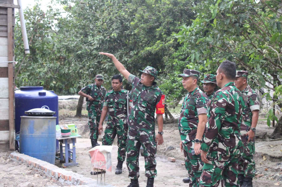 Letkol Arh Riyanto Dampingi Danrem 031/WB Lakukan Pengecekan Progres Kerja Tim TMMD Ke-119 Kodim 0322/Siak