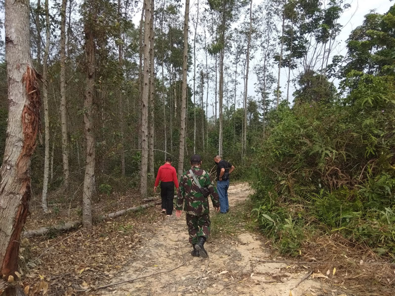 Serda Parjuni Lakukan Giat Penanggulangan Karhutla & Lakukan Patroli di Kampung Muara Bungkal 