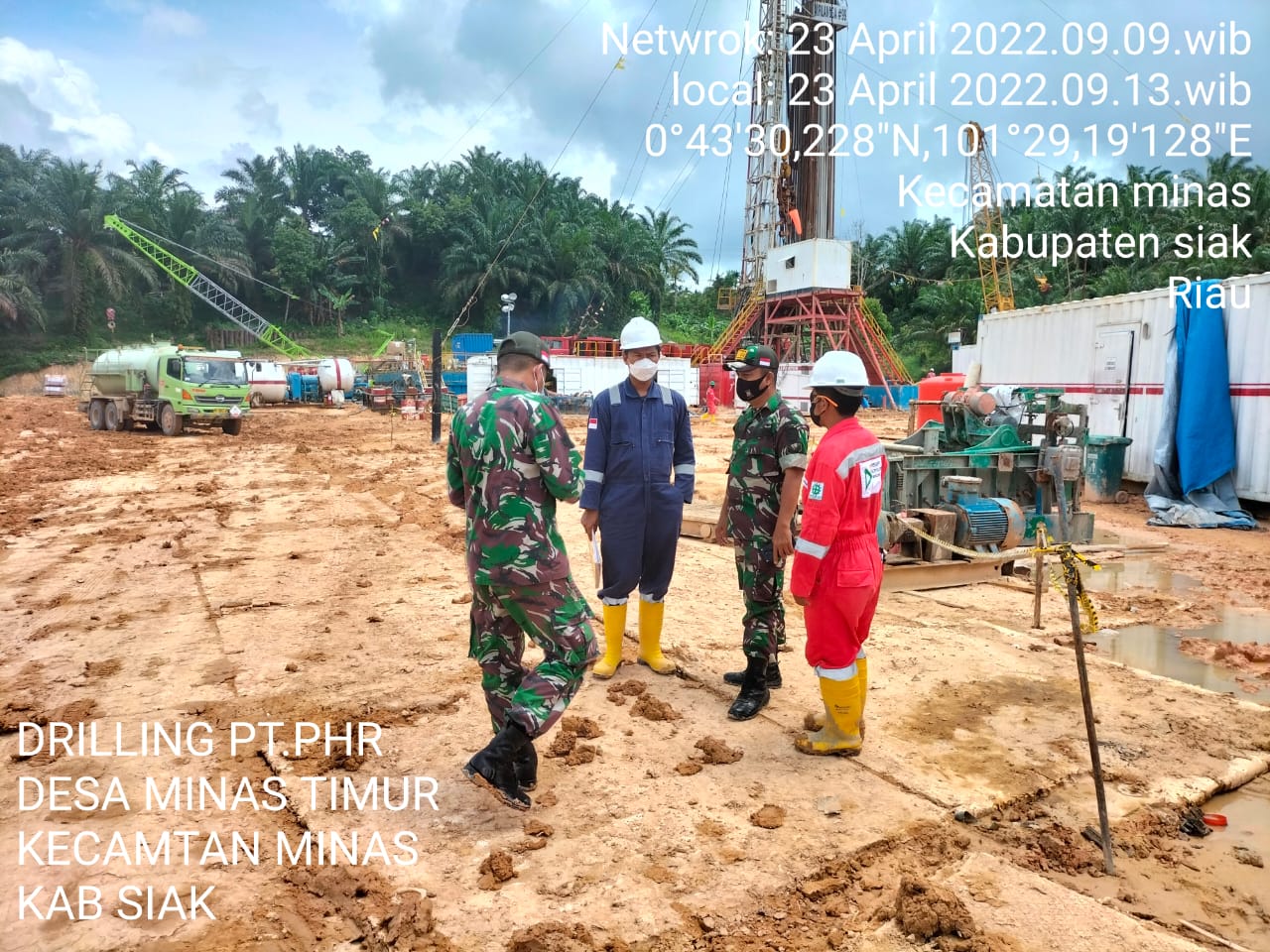 Demi Keamanan OVN, Serma M. Nasir dan Serda Parjuni Lakukan Patroli Drilling di Minas