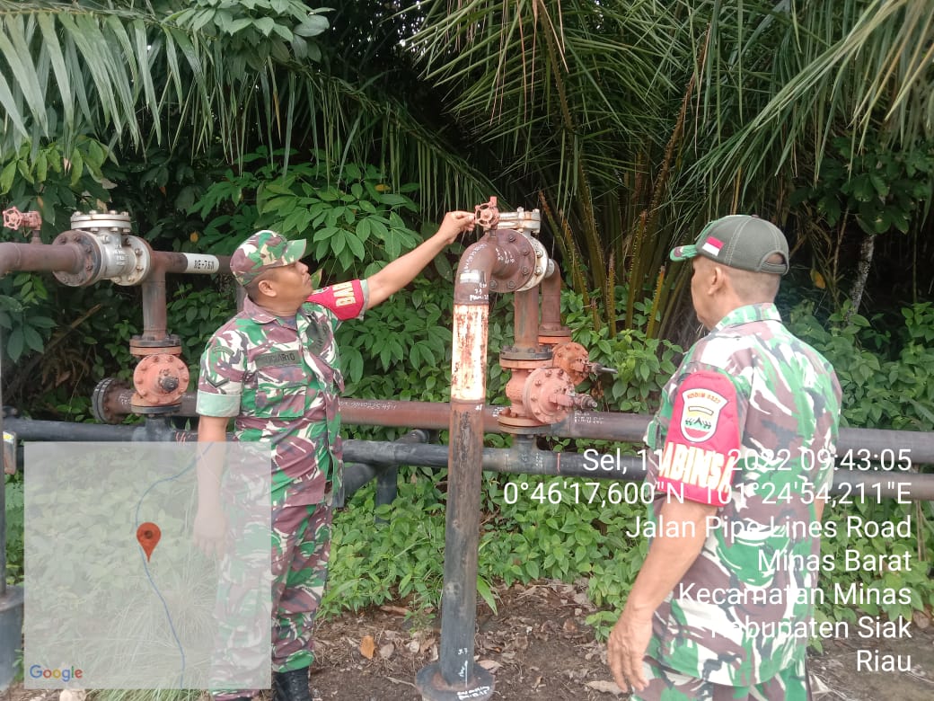 Sertu Nuril Zapri dan Serda Sugiarto Patroli Penguatan Binter SKK Migas di Area 4 PT PHR Minas