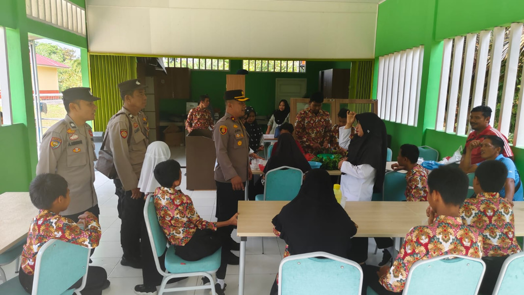 Polsek Pasir Penyu Sambangi SLB, Pastikan Penyandang Disabilitas Mendapatkan Akses di Pilkada