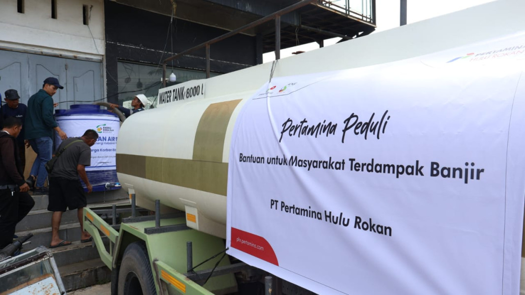 PHR Salurkan Bantuan Air Bersih Bagi Warga Terdampak Banjir Rumbai