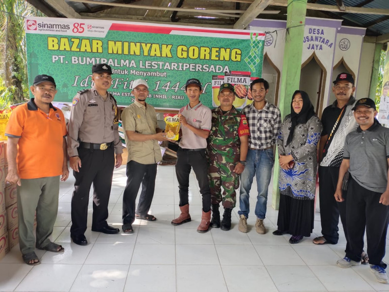 Pemerintah Desa Nusantara Jaya Berkerjasama dengan PT Bumi Palma Lestari Persada, Membuka Bazar minyak Goreng Murah