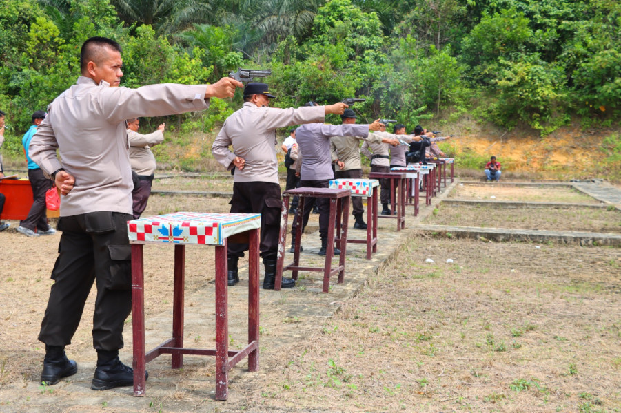 Meriahkan Hari Bhayangkara, Polres Inhu Gelar Lomba Menembak