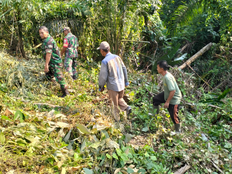 Peltu Ramli Nst dan Sertu Sahidin Patroli Karhutla di Perawang Barat, Situasi Nihil Titik Api