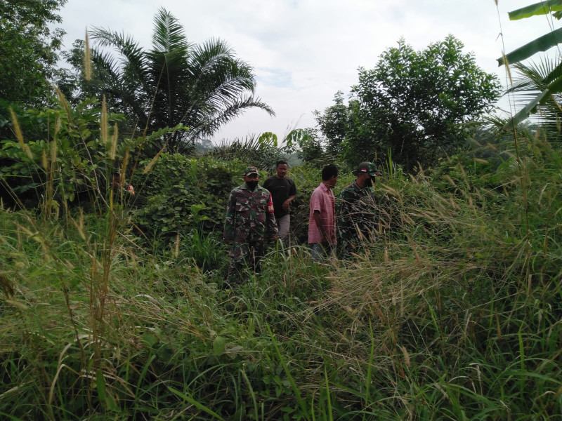 Bersama Tim Serta Warga Binaan Di Sungai Selodang, Serka Risman Girsang  Rutin Lakukan Patroli Kebakaran Hutan Dan Lahan