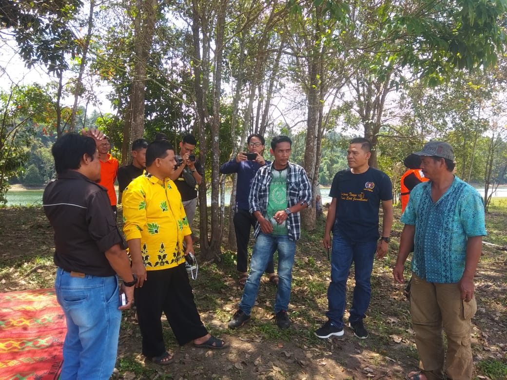 Wakil ketua DPRD Kampar H. Fahmil S.E Kunjungi Wisata Pulau Umbai Island di Desa Ranah Sungkai