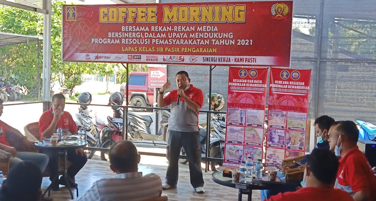 Kalapas Kelas IIB Pasir Pengaraian Gelar Coffee Morning Dengan Puluhan Wartawan Rohul