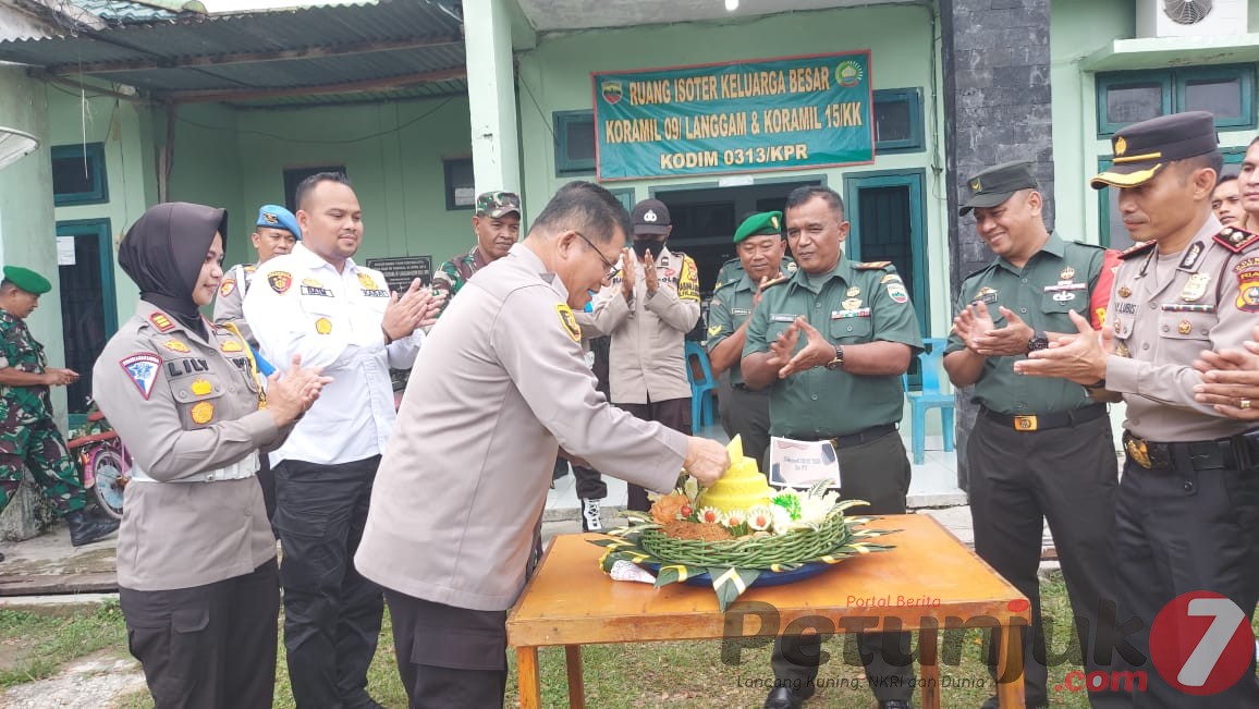 Dirgahayu  TNI Ke 77 Di Koramil 09/Langgam, Sangat Istimewa Dua Lumbangaol
