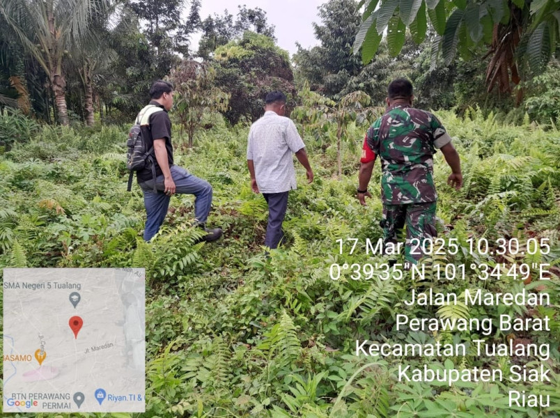 Patroli Karhutla Intensif, Babinsa Koramil Perawang Sertu Venus Luberto Ajak Masyarakat Tingkatkan Kewaspadaan