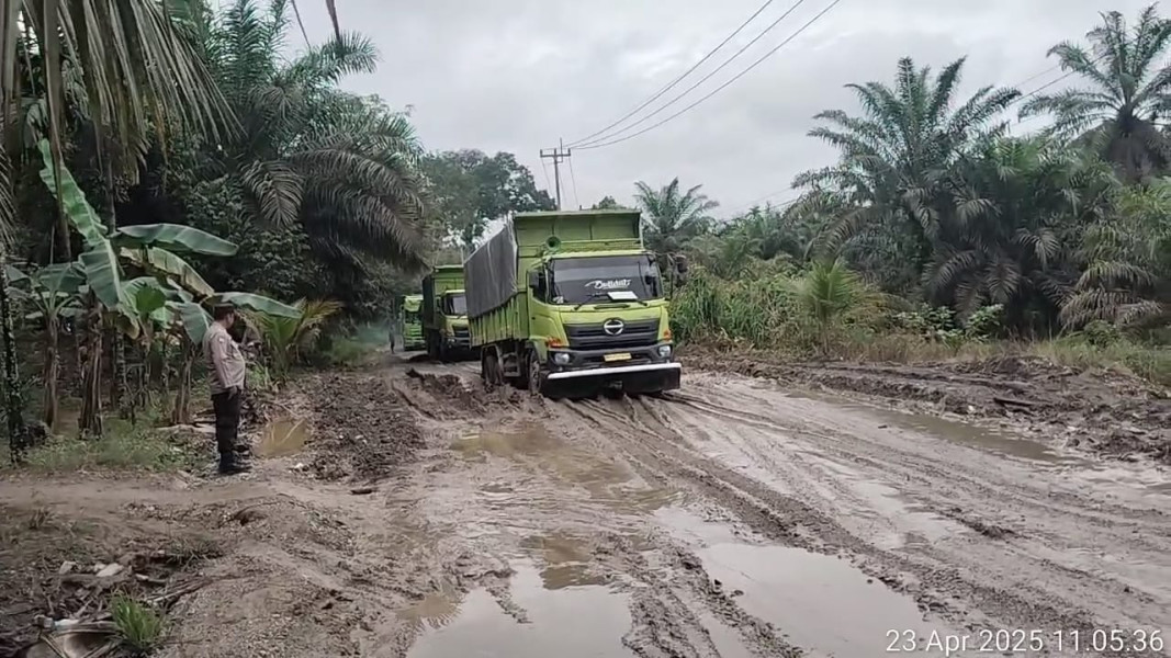 Jalinten Hancur Lebur, Masyarakat Inhu Berseru: Bupati Inhu dan Gubri Diminta Bertindak Serius Lakukan Perbaikan Total!