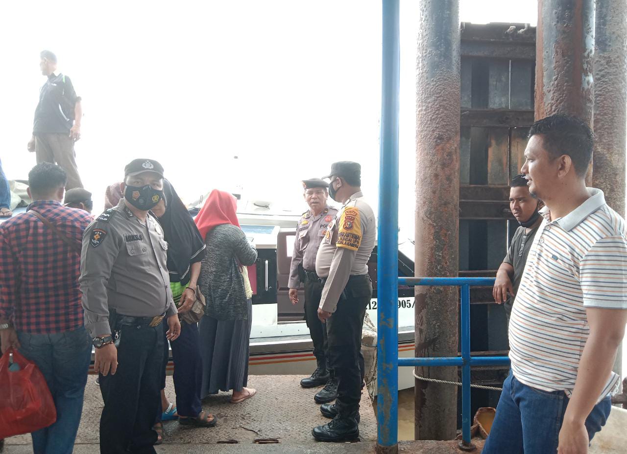 Kapolsek Kuala Kampar Giat Pengamanan & Pelayanan Di Pelabuhan