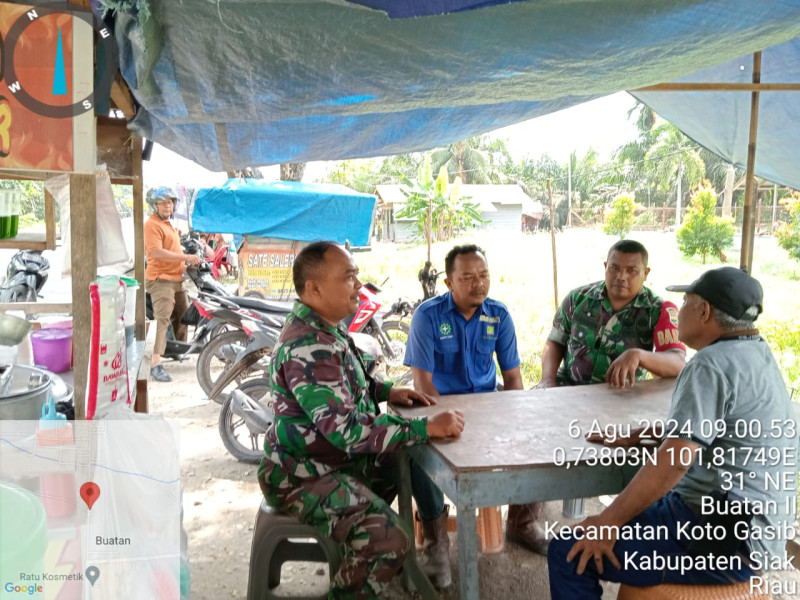Penguatan Binter SKK Migas Pada Area Kerja PT BSP di Kampung Buatan II, Babinsa Koramil 04/Perawang Lakukan Giat Patroli Serta Komsos