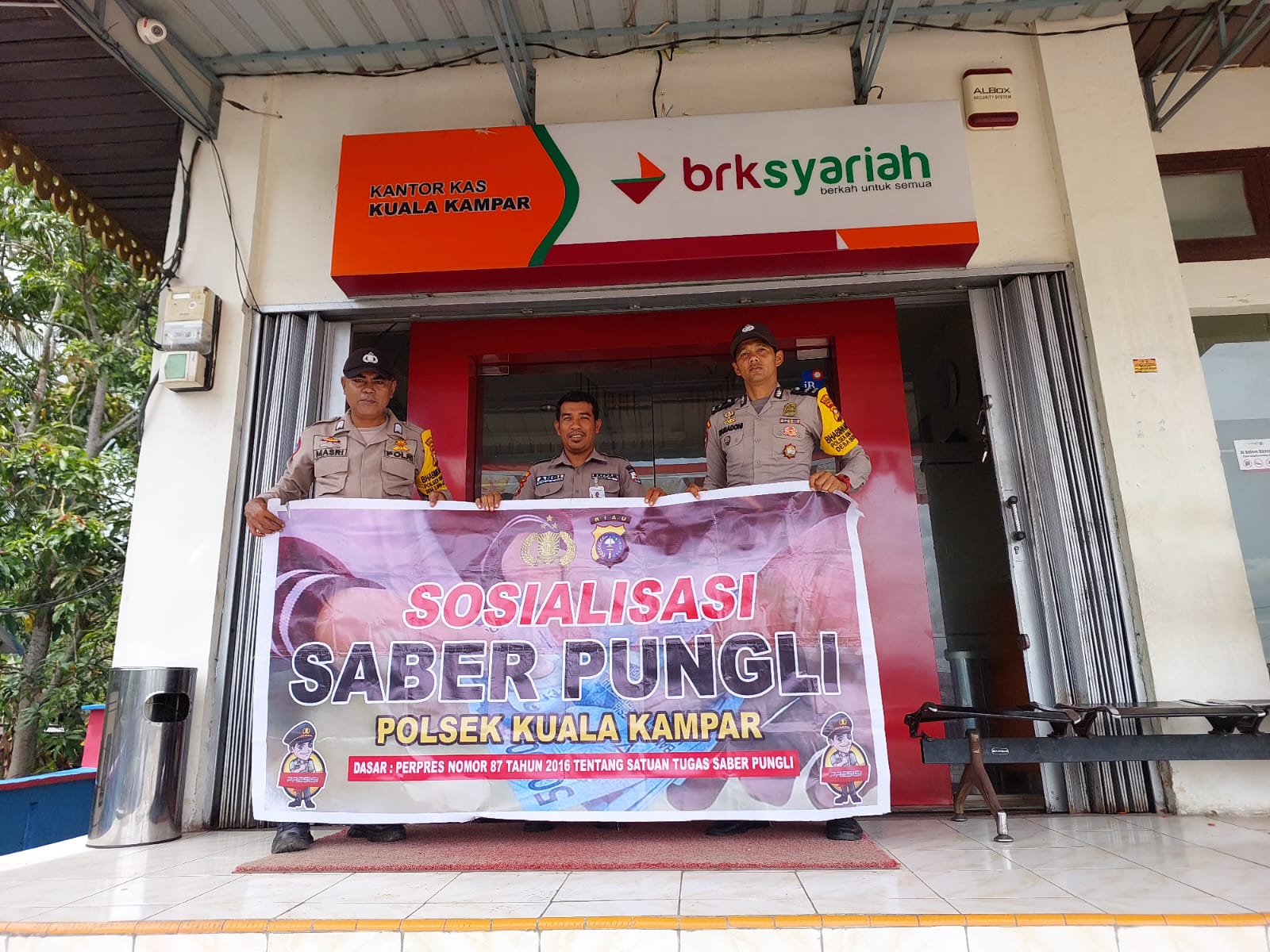 Polsek Kuala Kampar  Monev & Sosialisasi  Satgas Saber Pungli  Di Bank Riau Syariah