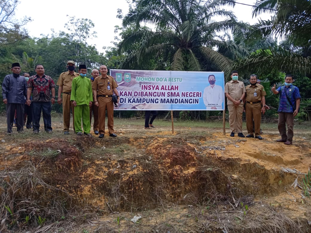 Camat Minas, Dewan Suryono Dampingi Disdik Riau Tinjau Lokasi Pembangunan SMA di Mandiangin
