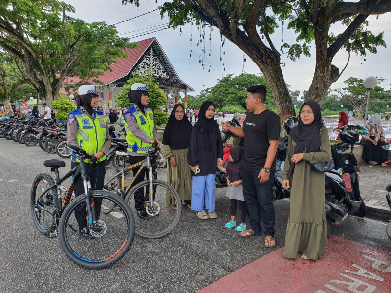 Satlantas Polres Siak Lakukan Patroli Sepeda Sampaikan Pesan Pemilu Damai Kepada Masayarakat