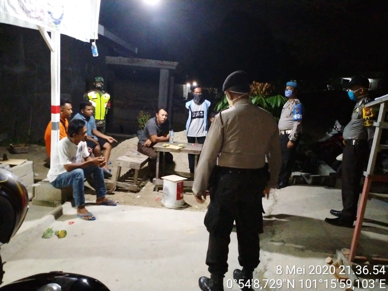 Koramil 11/PWK & Polsek Kandis Bersinergi Dalam Laksanakan Giat Patroli dan Sosialisasi Pandemi C-19