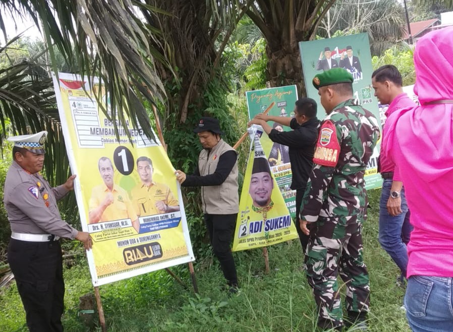 Koptu Salomo Sembiring Ikuti Apel Siaga Pengawasan Pemilu Tahap Masa Tenang Dan Penertiban APK di Kecamatan Minas