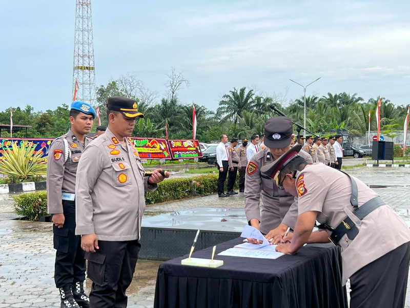 Bertindak Sebagai Irup, Kapolres Rohul: Mutasi Jabatan Sebagai Bentuk Penyegaran Dan Pengembangan Karir