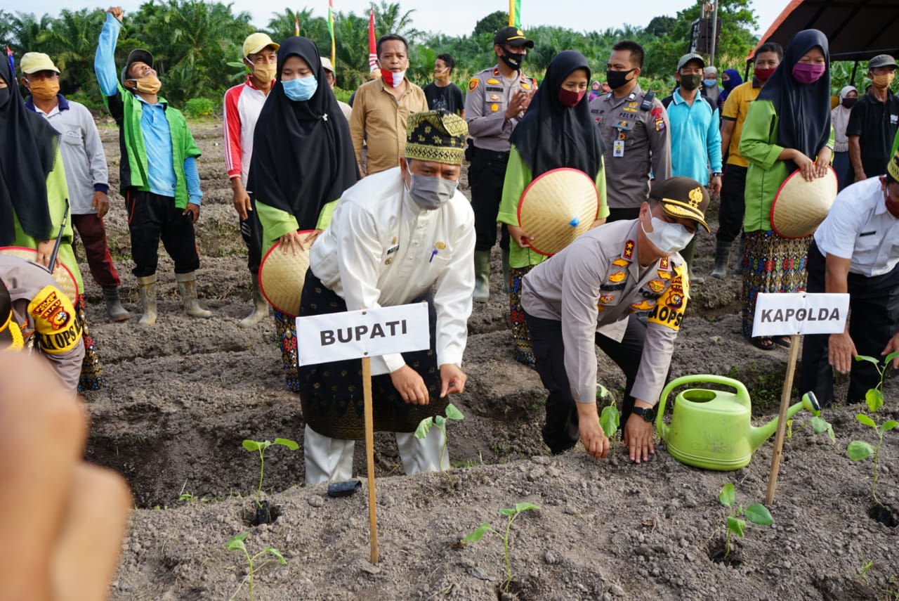 Bupati Alfedri Apresiasi Kapolda Riau Canangkan Gerakan Jaga Kampung, di Kabupaten Siak