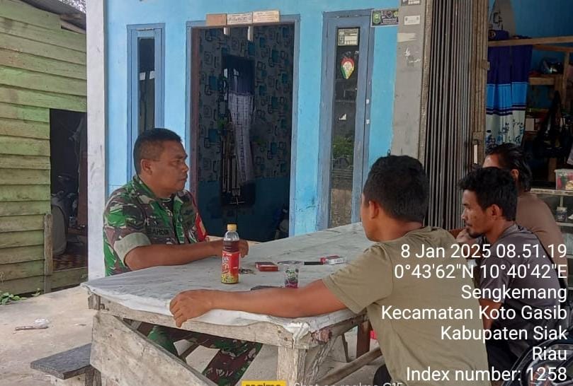 Babinsa Koramil 04/Perawang Aktif Sosialisasi Kesehatan dan Kebersihan Lingkungan kepada Masyarakat di Sengkemang