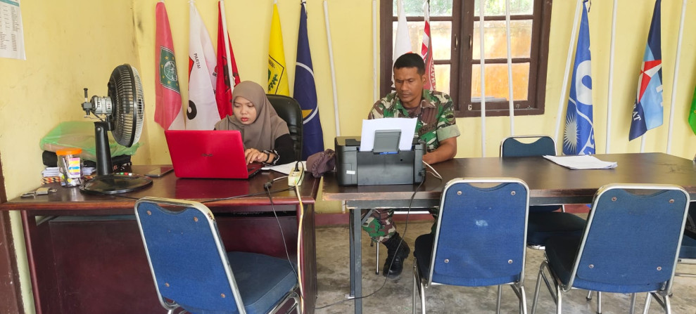 Hari Ini Giliran Serma Muhajir Untuk Pastikan Tahapan Pemilu Berjalan Aman Dengan Rutin Monitoring Pada Kantor PPK Minas
