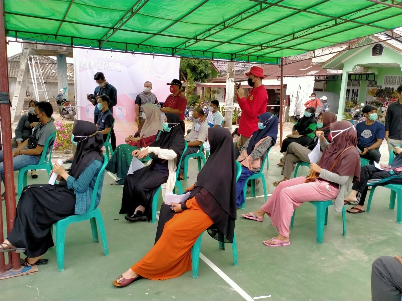 Vaksinasi Door to Door, BIN Riau Sasar Masyarakat Kalangan Bawah & Para Pelajar