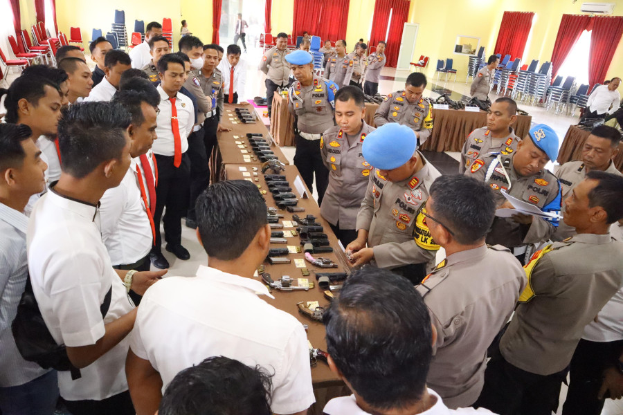 Polres Kampar Gelar Apel Pemeriksaan Senpi dan Amunisi, Tekankan Pentingnya Profesionalisme dan Kepatuhan dalam Penggunaan Senjata Api