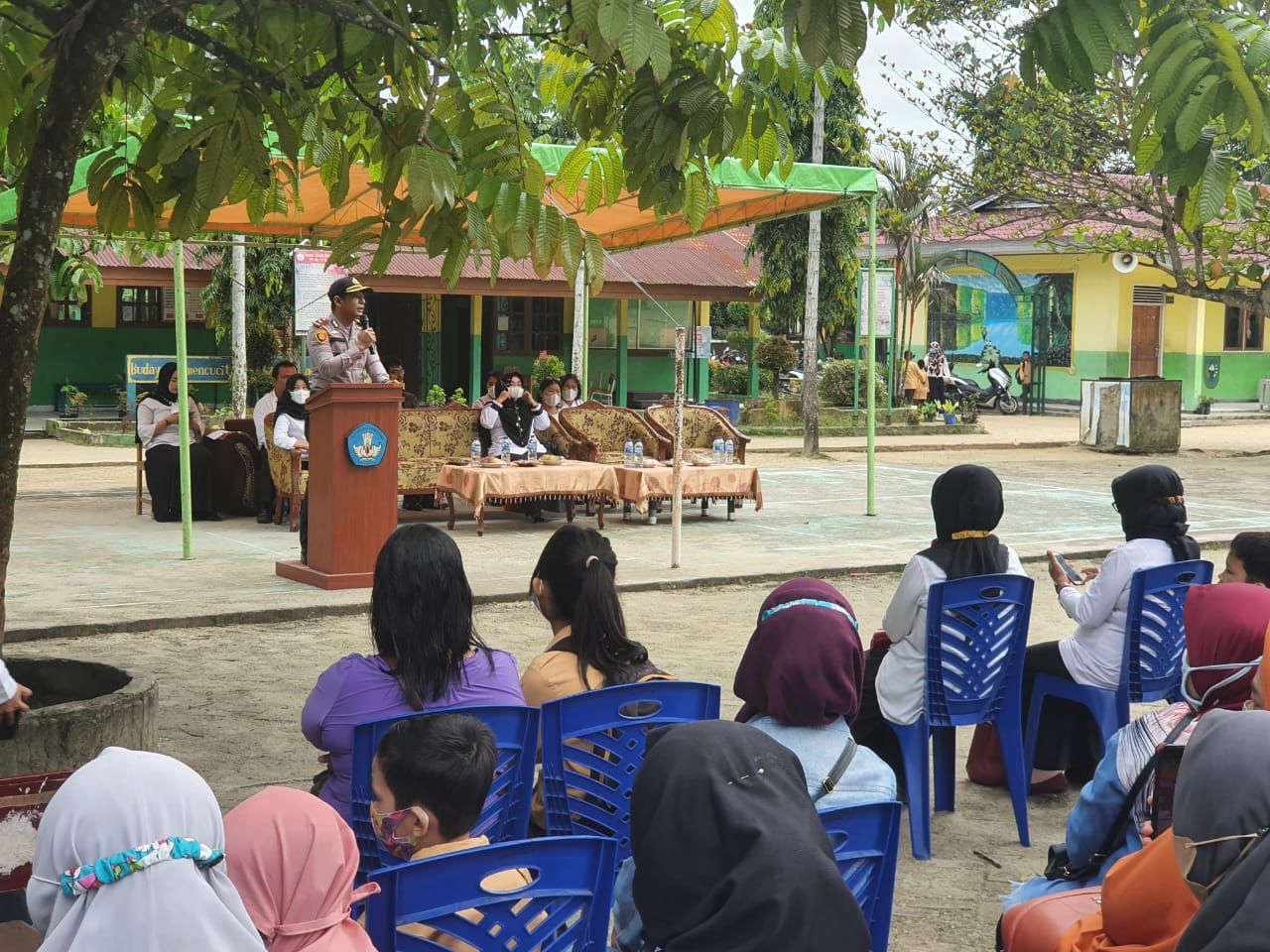 Kapolsek Siak Hulu Sosialisasi Vaksin di SDN 011 Desa Baru Siak Hulu Kampar