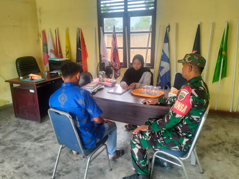 Koptu S Sembiring Babinsa Koramil 03/Minas Aktif Monitoring Pentahapan Pilkada 2024 di PPK Minas