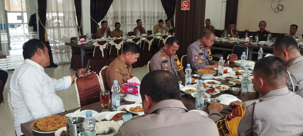Polres Kuansing Hadiri Rapat Evaluasi Penyelesain dan Penanggulangan Bencana Banjir di Wilayah Kabupaten Kuansing